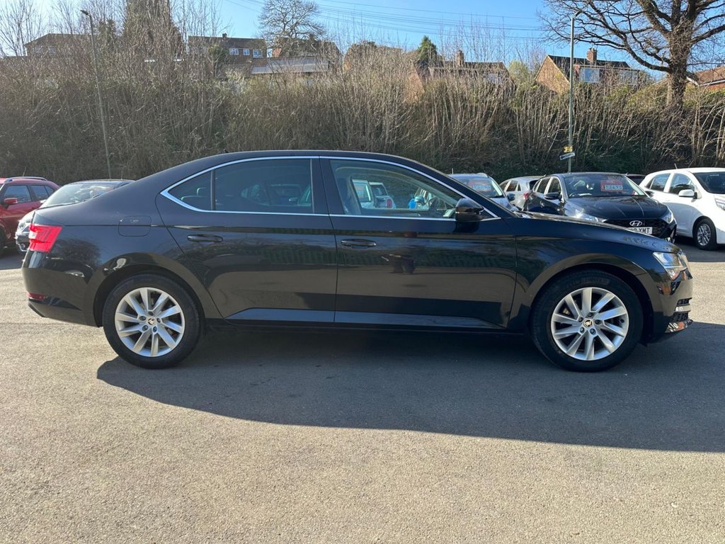 Used Skoda Superb 2023 for sale - 77920121: Photo 4