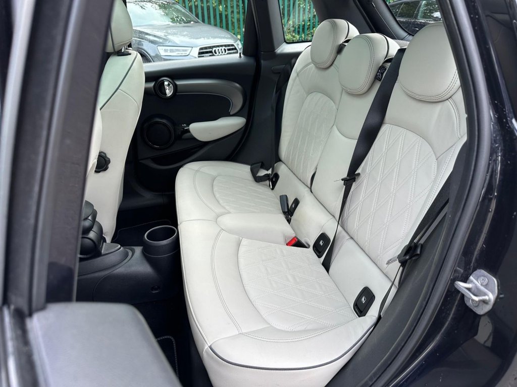 Used MINI Hatch 2021 for sale - 76840579: Photo 16