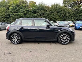 Used MINI Hatch 2021 for sale - 76840579: Photo