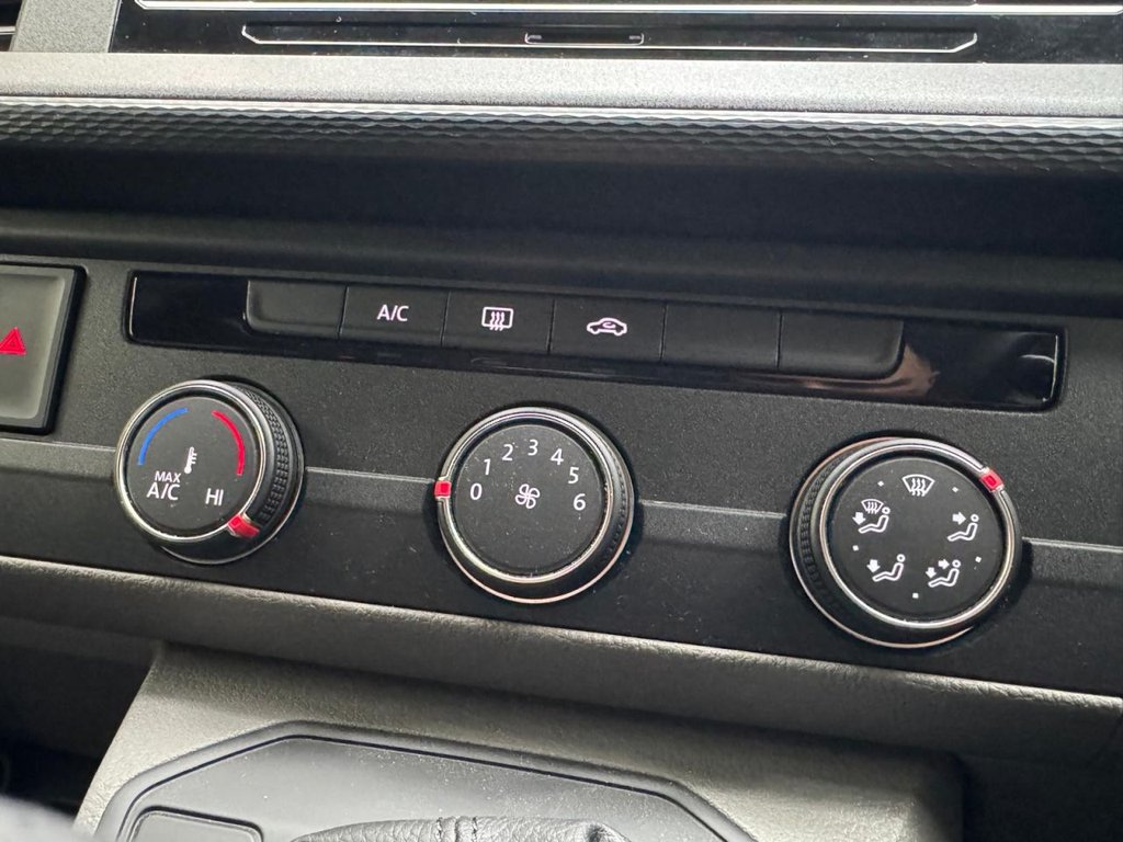 Used Volkswagen Transporter 2022 for sale - 76840587: Photo 48