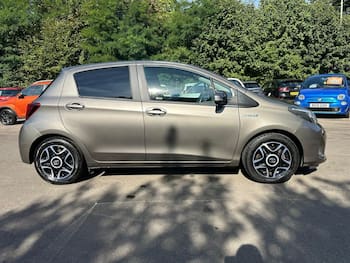 Used Toyota Yaris 2016 for sale - 79530806: Photo