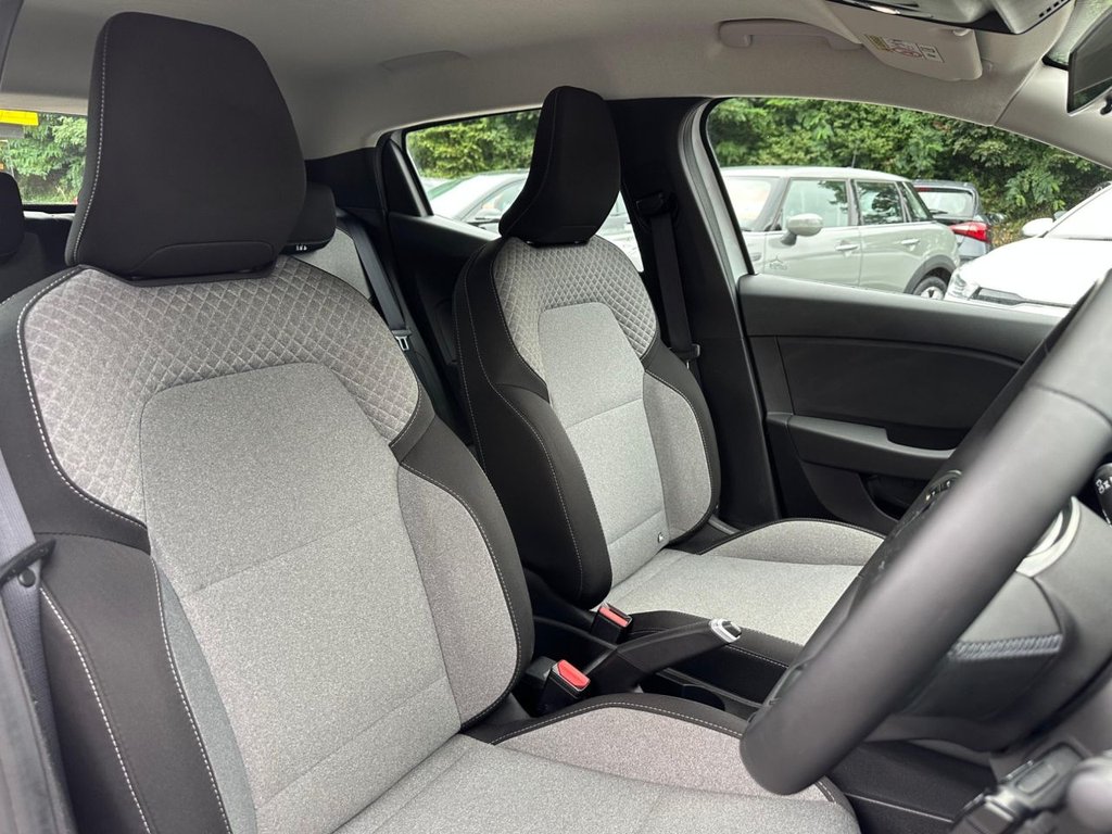 Used Renault Clio 2024 for sale - 76840626: Photo 12