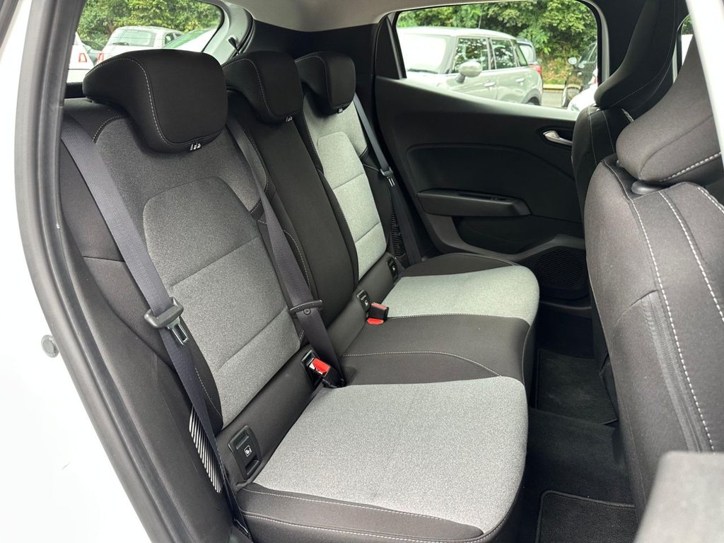 Used Renault Clio 2024 for sale - 76840626: Photo 17