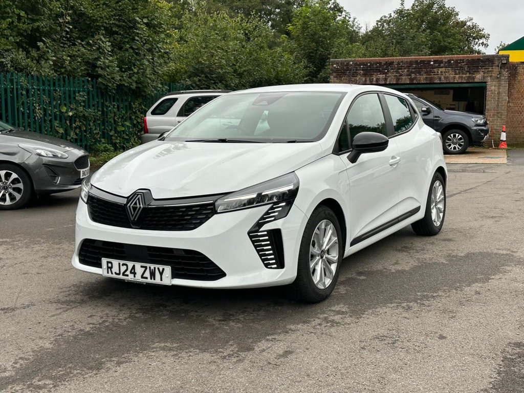 Used Renault Clio 2024 for sale - 76840626: Photo 3