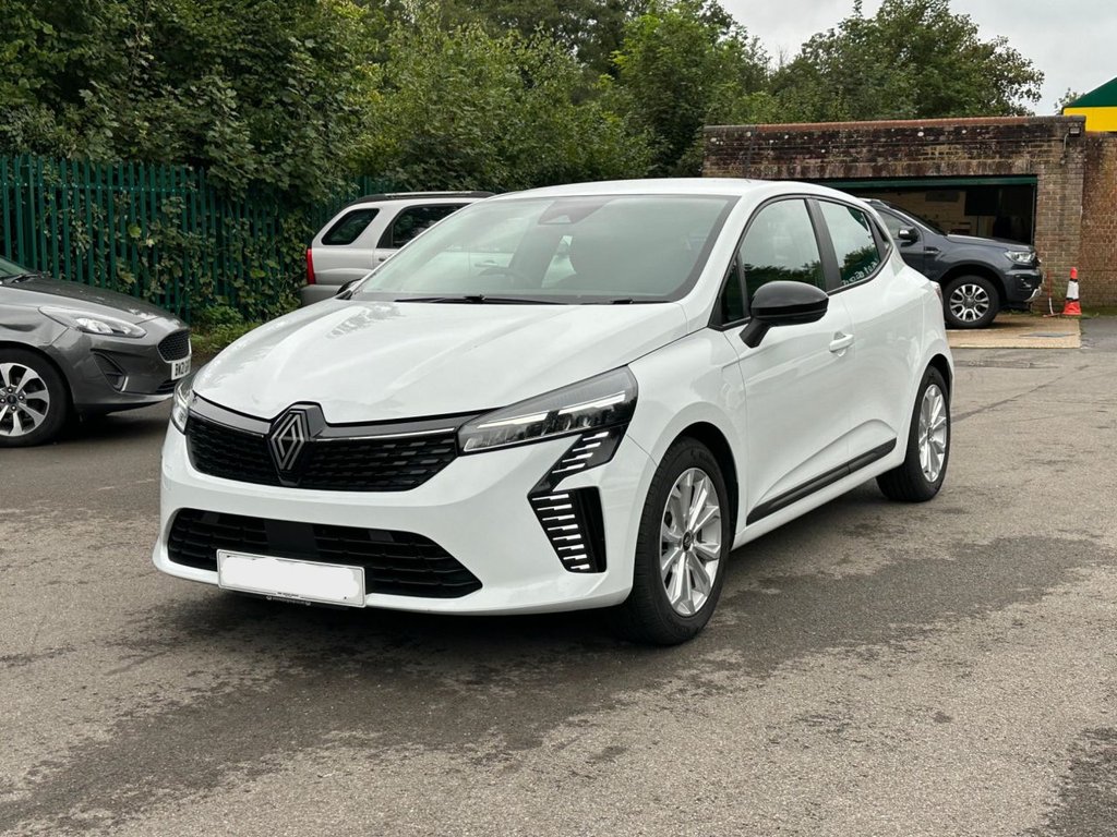 Used Renault Clio 2023 for sale - 77520947: Photo 3