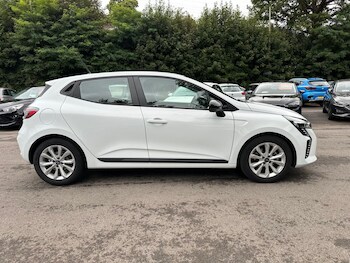 Used Renault Clio 2023 for sale - 77520947: Photo