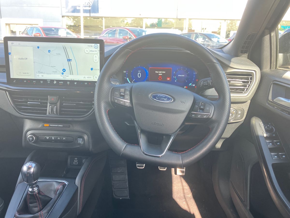 Used Ford Focus 2023 for sale - 75825395: Photo 16