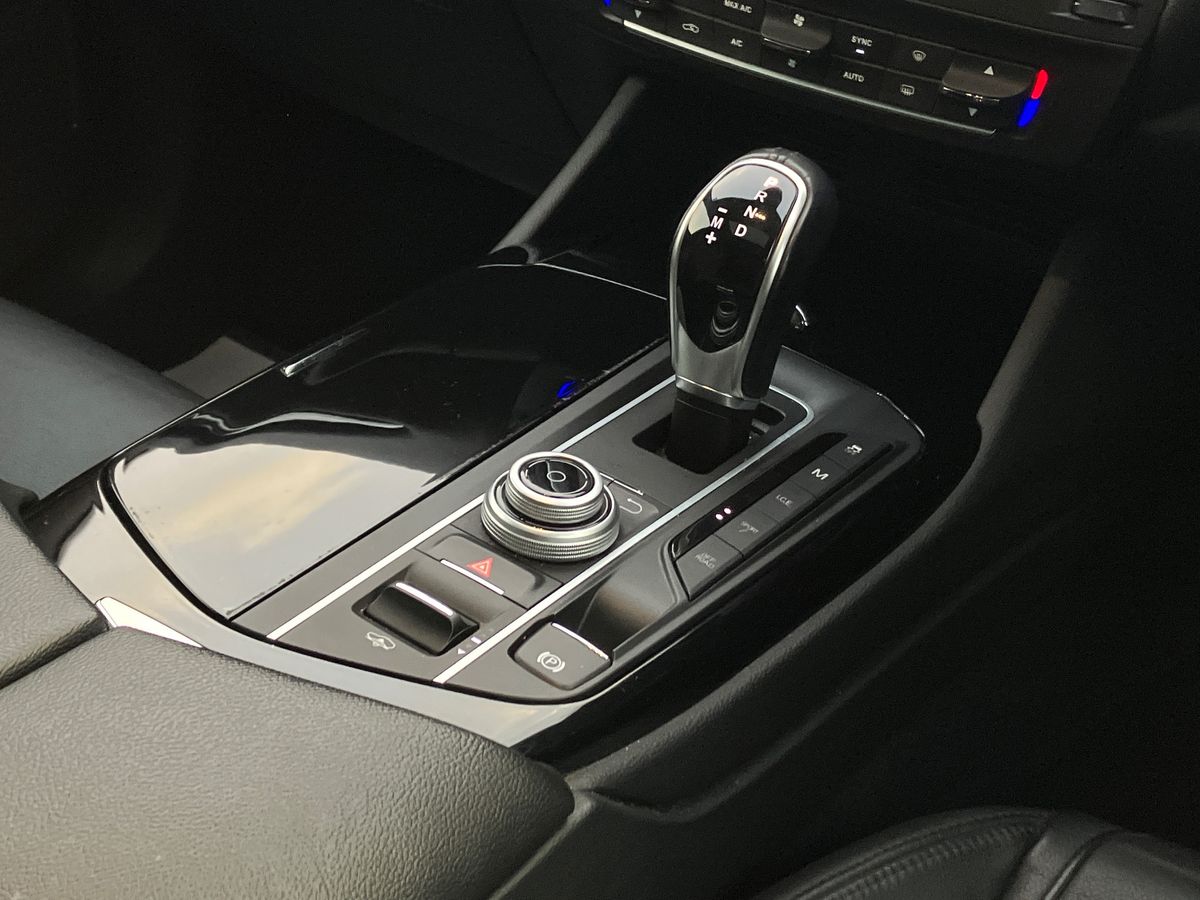 Used Maserati Levante 2018 for sale - 77350621: Photo 17