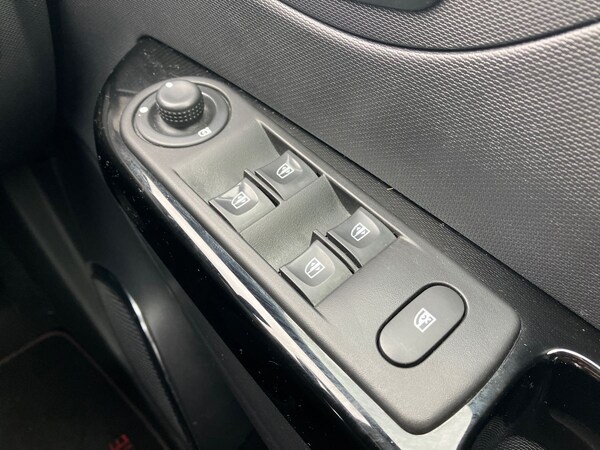 Used Renault Captur 2016 for sale - 76300421: Photo 19