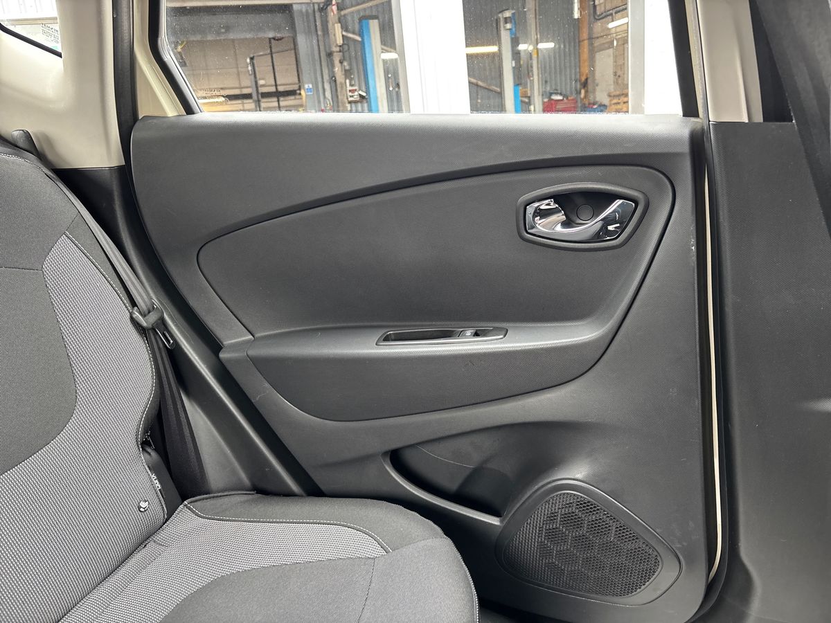 Used Renault Captur 2015 for sale - 77529607: Photo 33