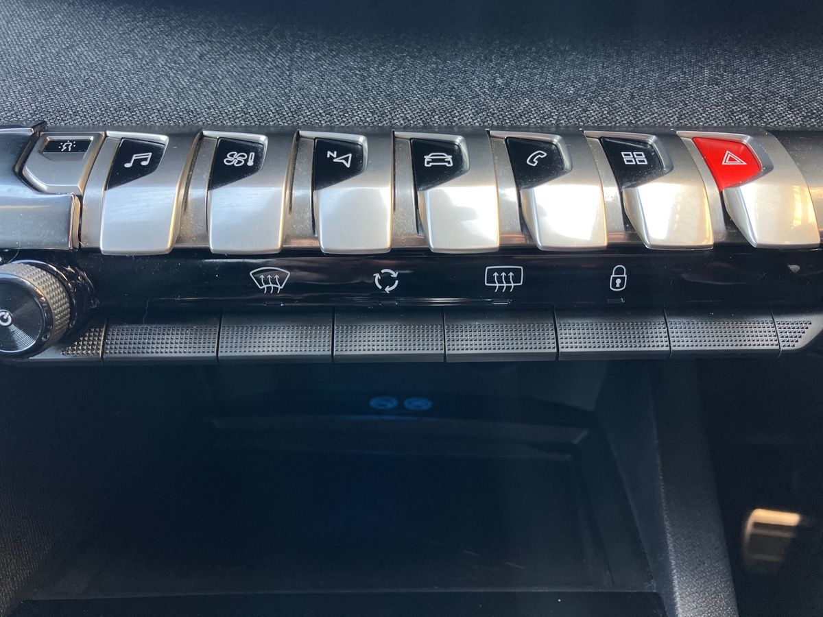 Used Peugeot 3008 2017 for sale - 77002173: Photo 12