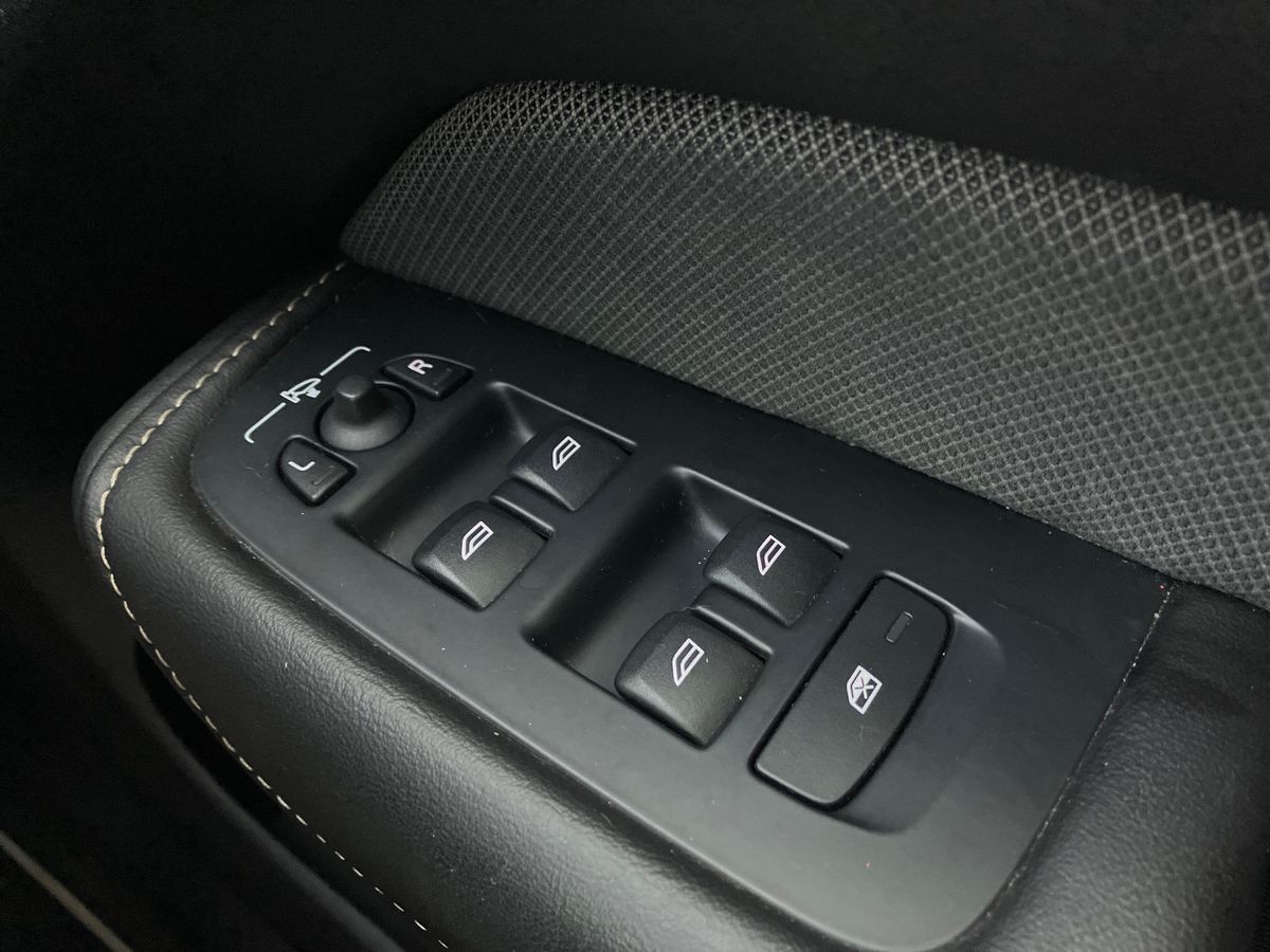 Used Volvo XC60 2019 for sale - 76638208: Photo 19