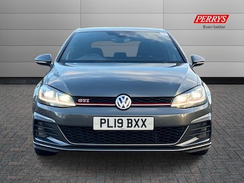 Used Volkswagen Golf 2019 for sale - 76957930: Photo