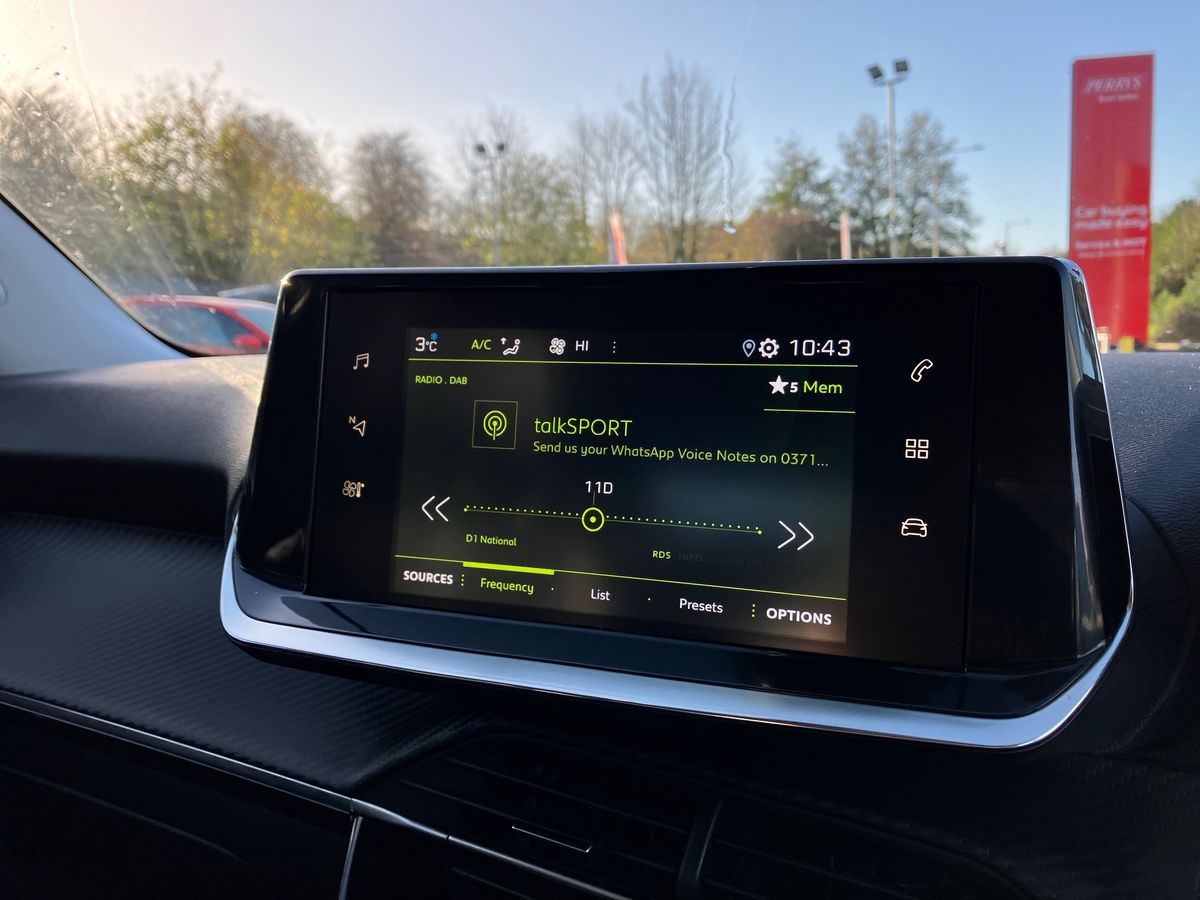 Used Peugeot 2008 2022 for sale - 76462195: Photo 10