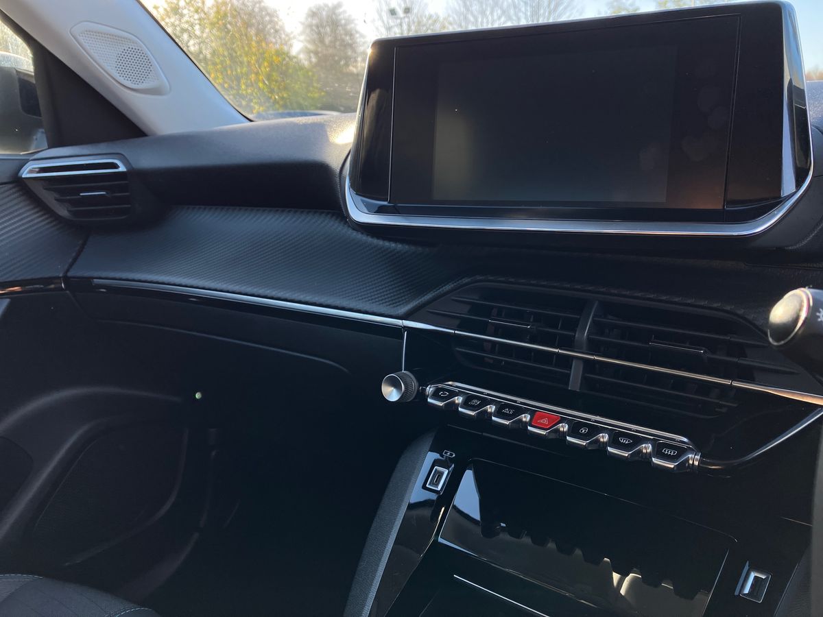 Used Peugeot 2008 2022 for sale - 76462195: Photo 11