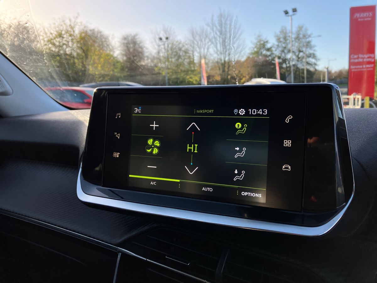 Used Peugeot 2008 2022 for sale - 76462195: Photo 12