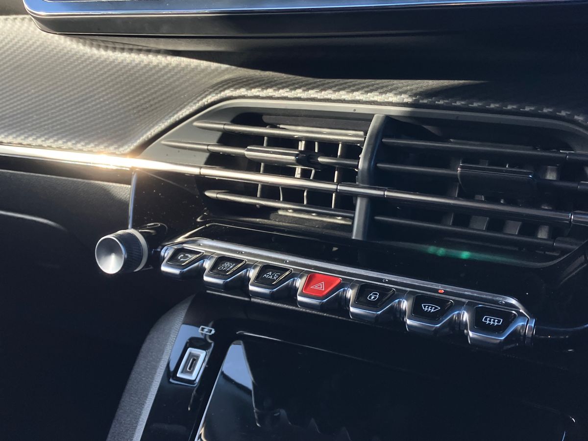 Used Peugeot 2008 2022 for sale - 76462195: Photo 27