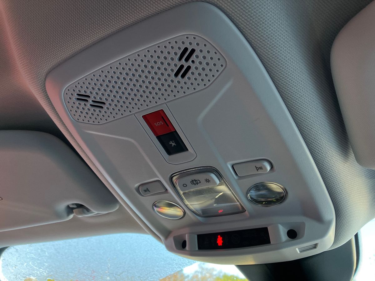 Used Peugeot 2008 2022 for sale - 76462195: Photo 28