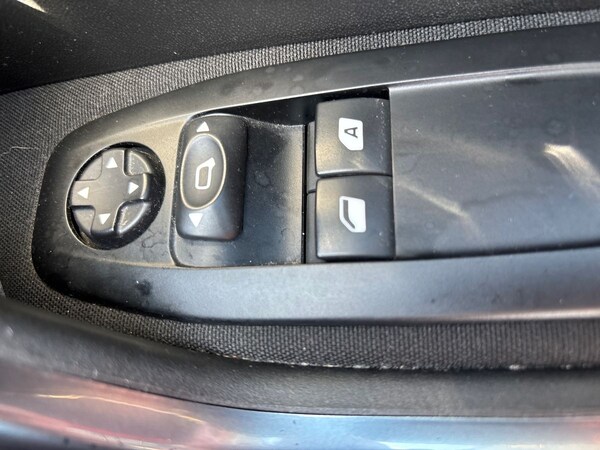Used Peugeot 208 2014 for sale - 75453092: Photo 19