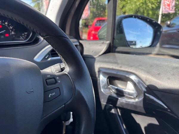Used Peugeot 208 2014 for sale - 75453092: Photo 23