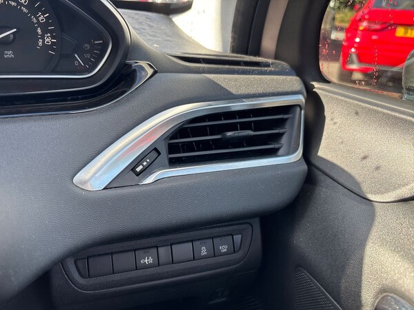 Used Peugeot 208 2014 for sale - 75453092: Photo 30