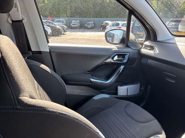 Used Peugeot 208 2014 for sale - 75453092: Photo 40