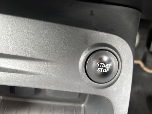 Used Renault Captur 2015 for sale - 76192343: Photo 36