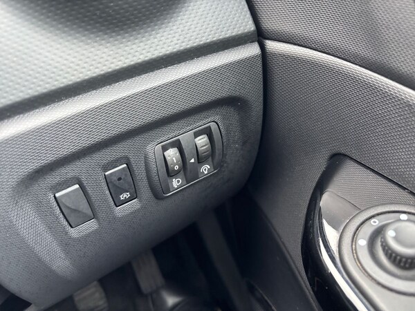 Used Renault Captur 2015 for sale - 76192343: Photo 41