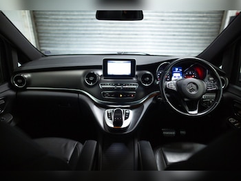 Used Mercedes-Benz V-Class 2019 for sale - 75426101: Photo