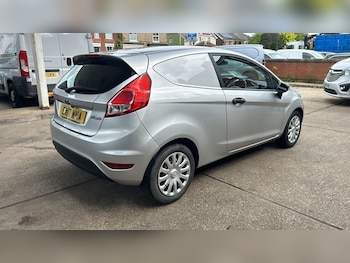 Used Ford Fiesta 2017 for sale - 78708802: Photo
