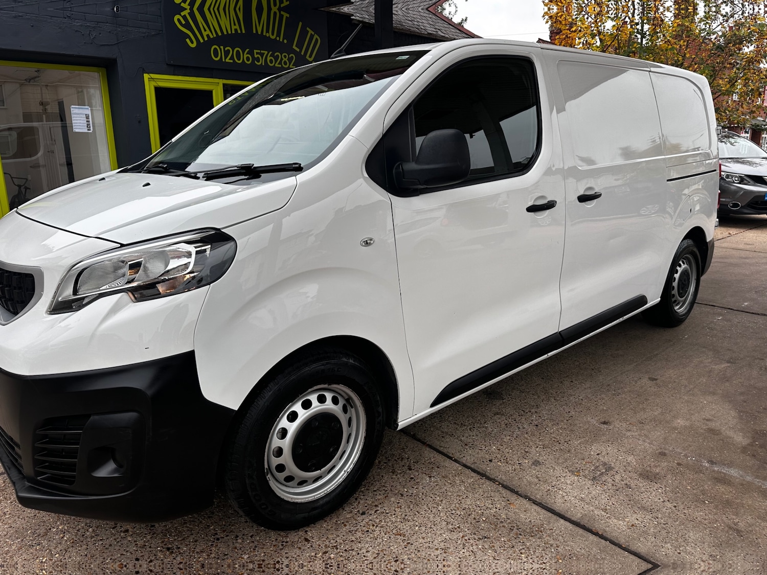 Used Peugeot Expert 2018 for sale - 76352048: Photo 2