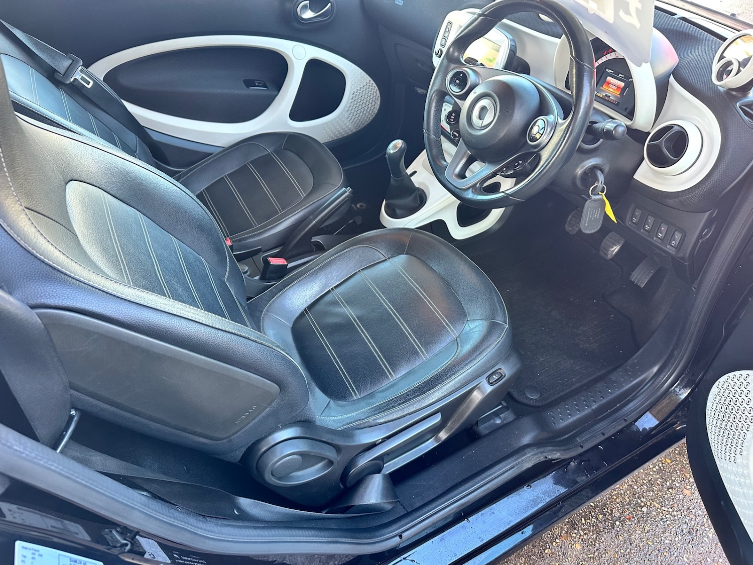 Used smart fortwo 2015 for sale - 76845074: Photo 6