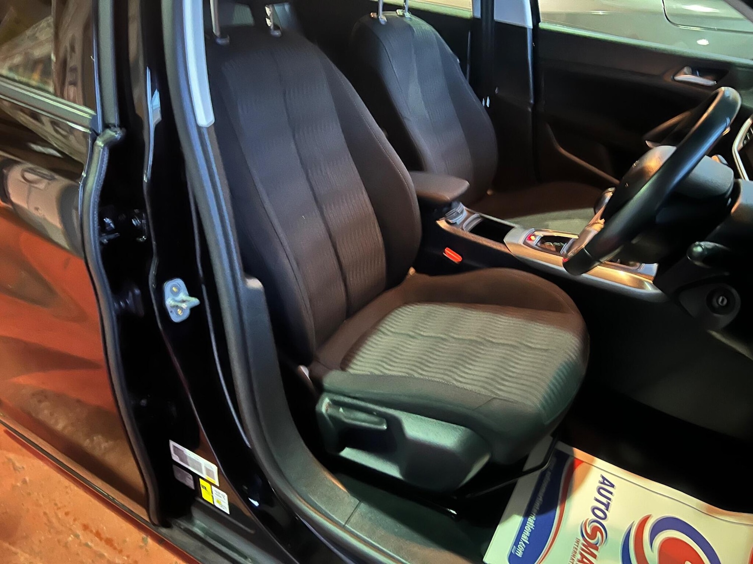 Used Peugeot 308 2015 for sale - 76498598: Photo 10