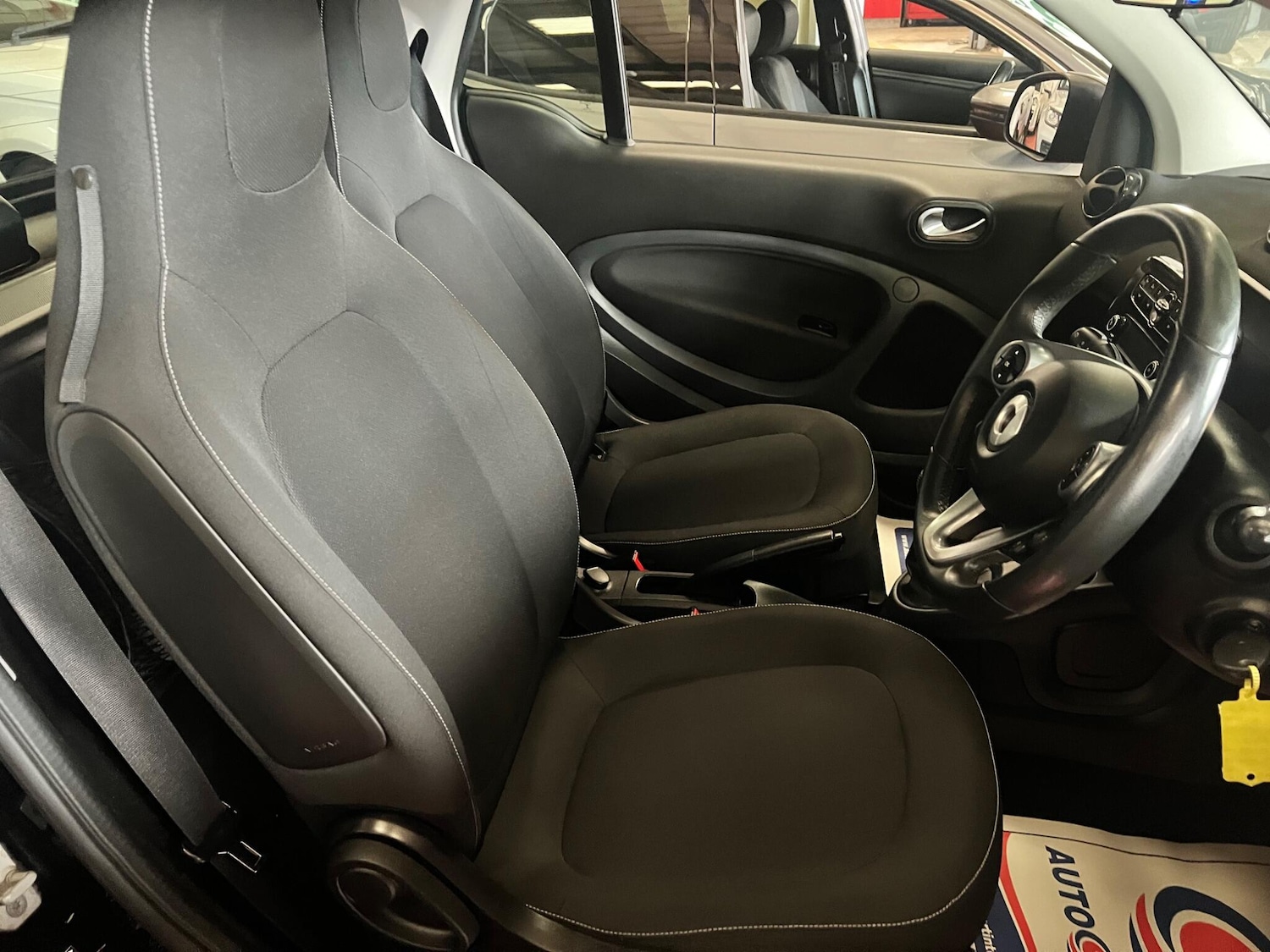 Used smart fortwo 2018 for sale - 76850250: Photo 10