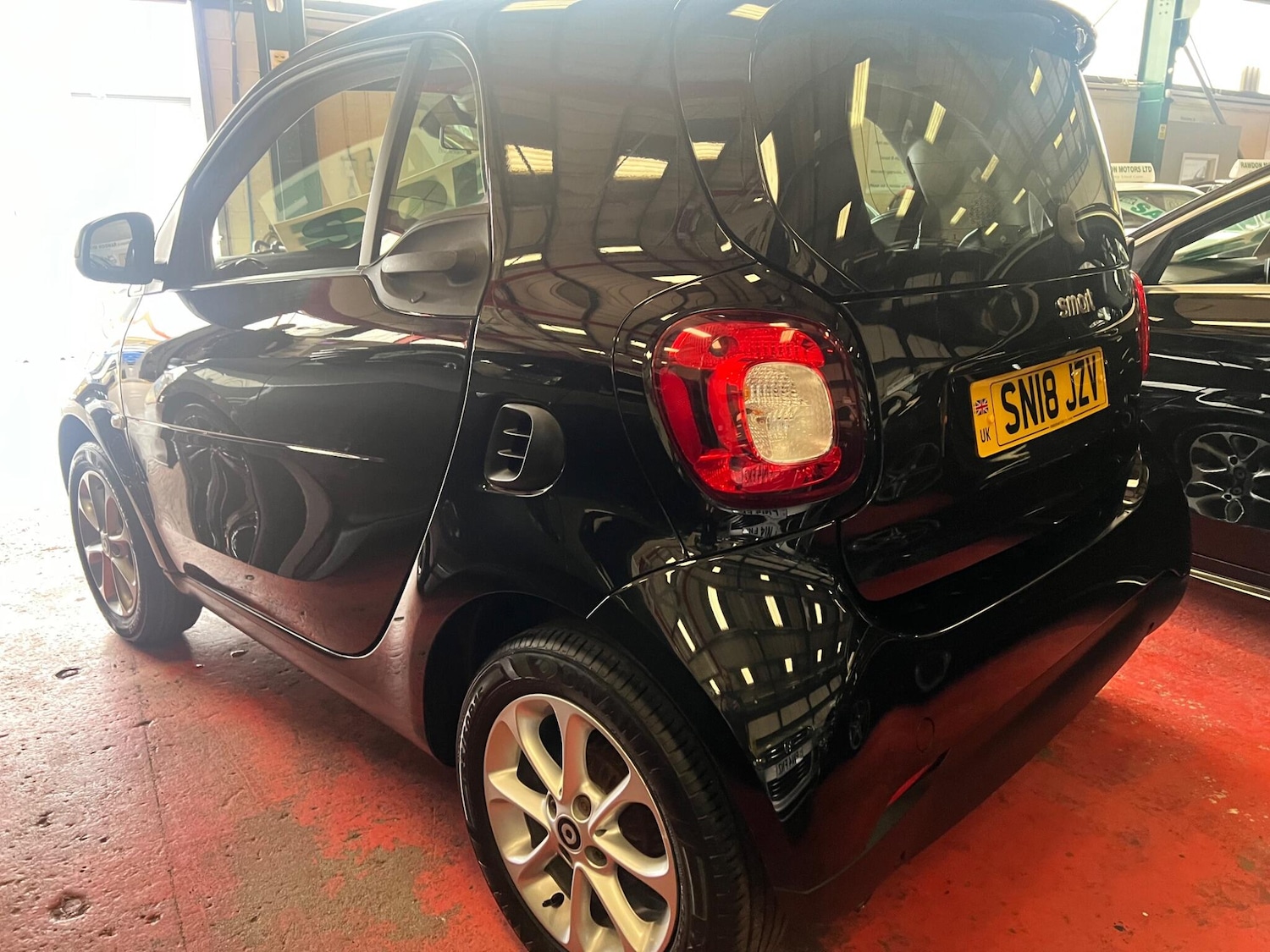 Used smart fortwo 2018 for sale - 76850250: Photo 16