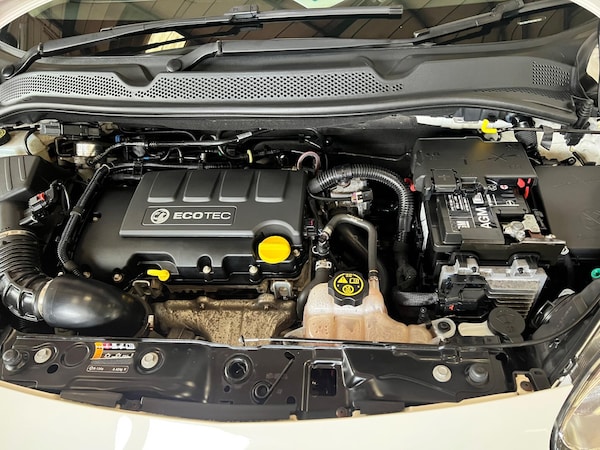 Used Vauxhall ADAM 2015 for sale - 75658226: Photo 11