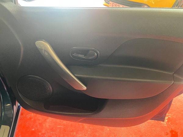 Used Dacia Sandero 2015 for sale - 75669987: Photo 8