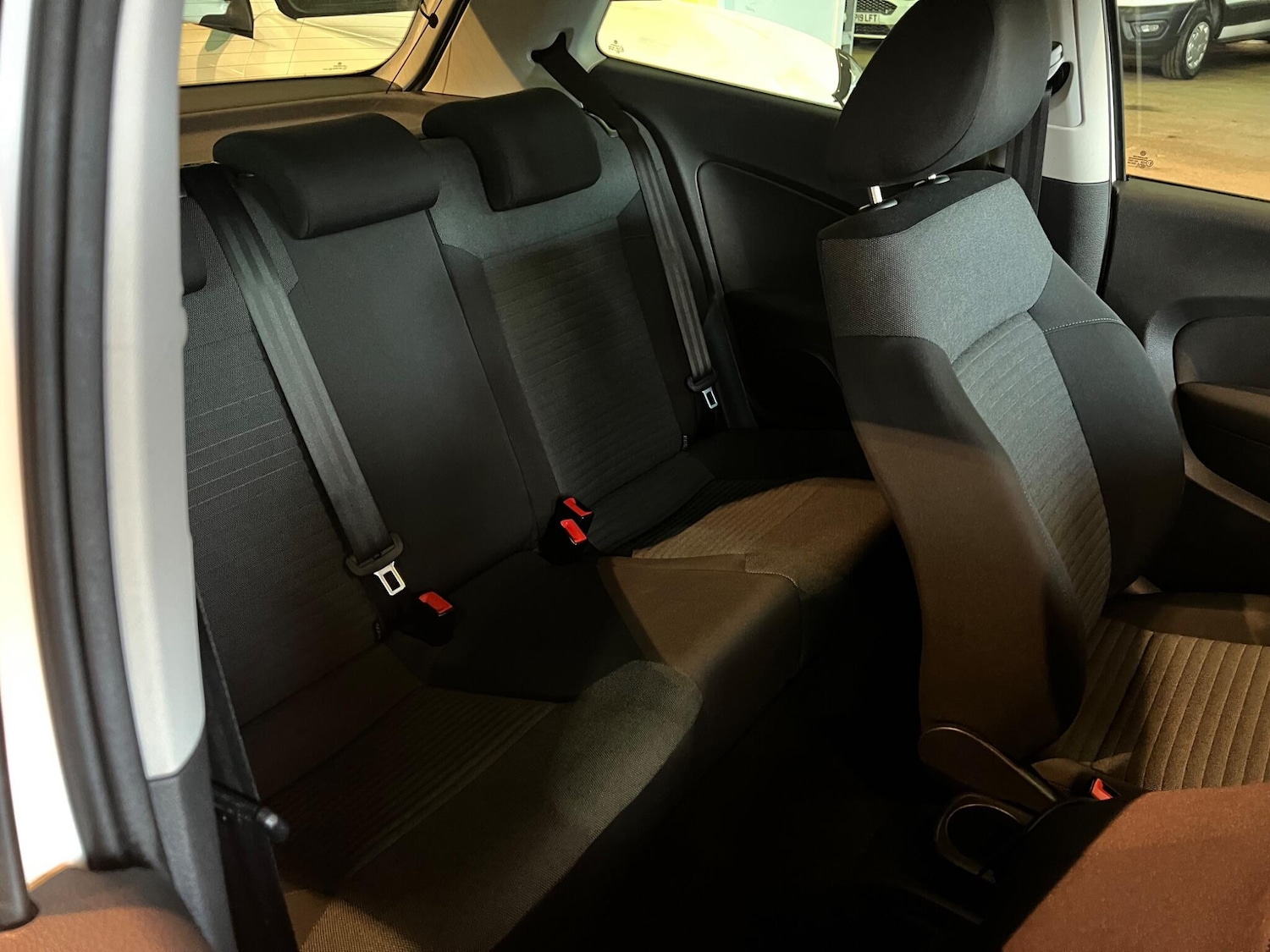 Used Volkswagen Polo 2013 for sale - 76849745: Photo 4