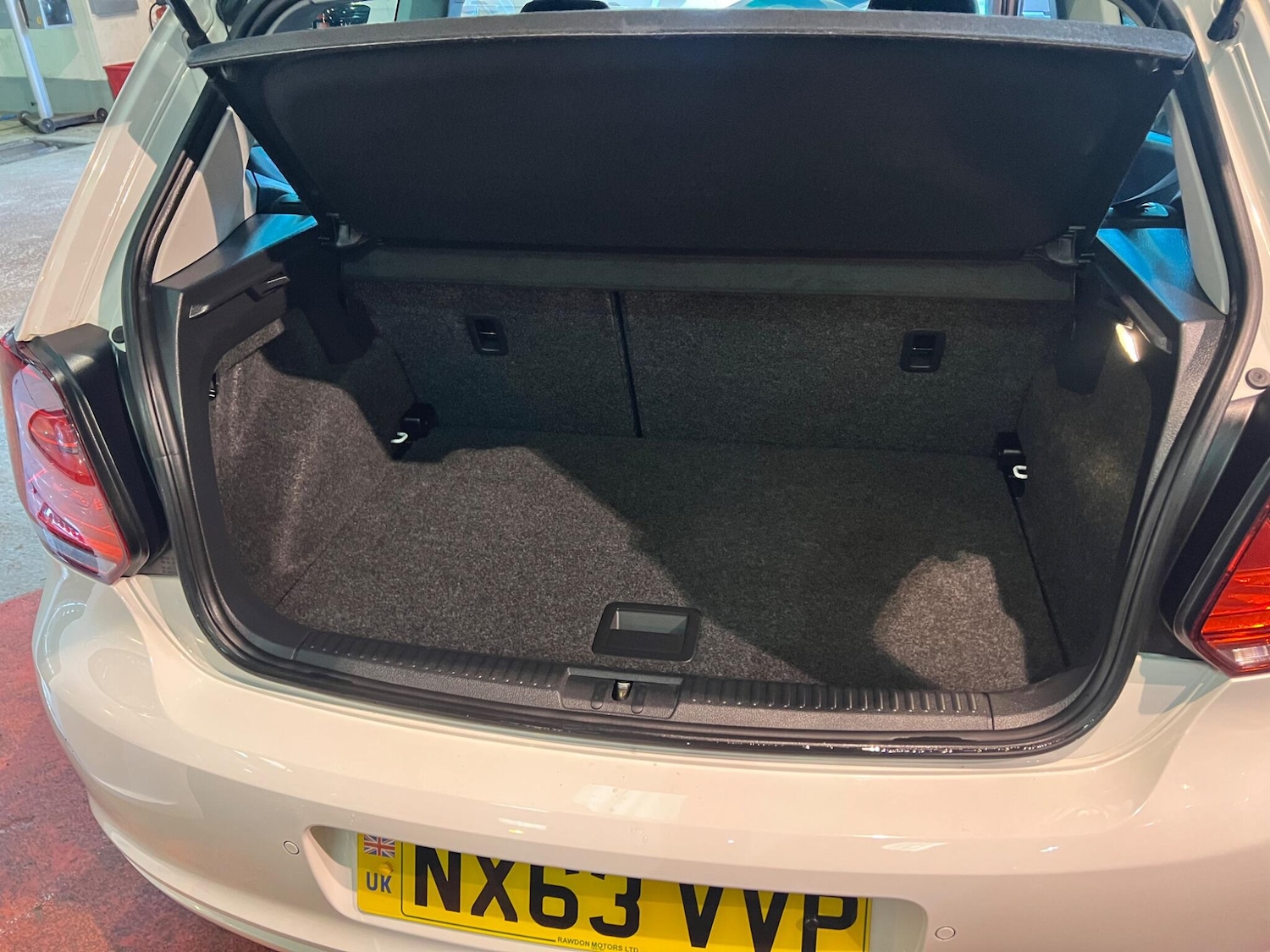 Used Volkswagen Polo 2013 for sale - 76849745: Photo 7