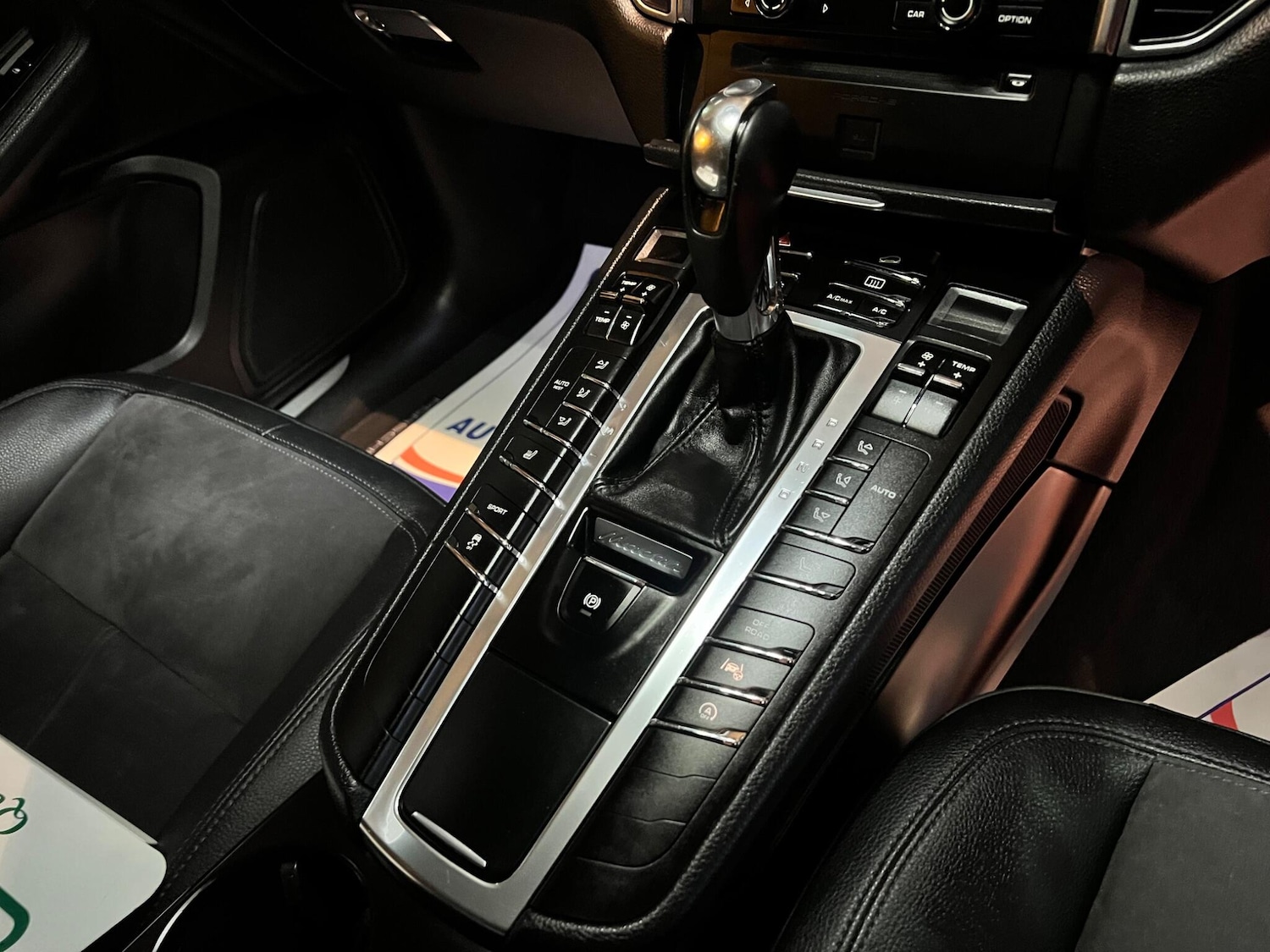 Used Porsche Macan 2015 for sale - 76409236: Photo 19