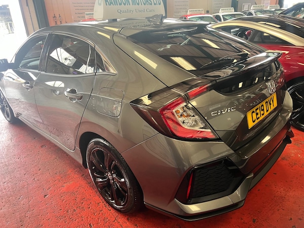 Used Honda Civic 2019 for sale - 76259739: Photo 8