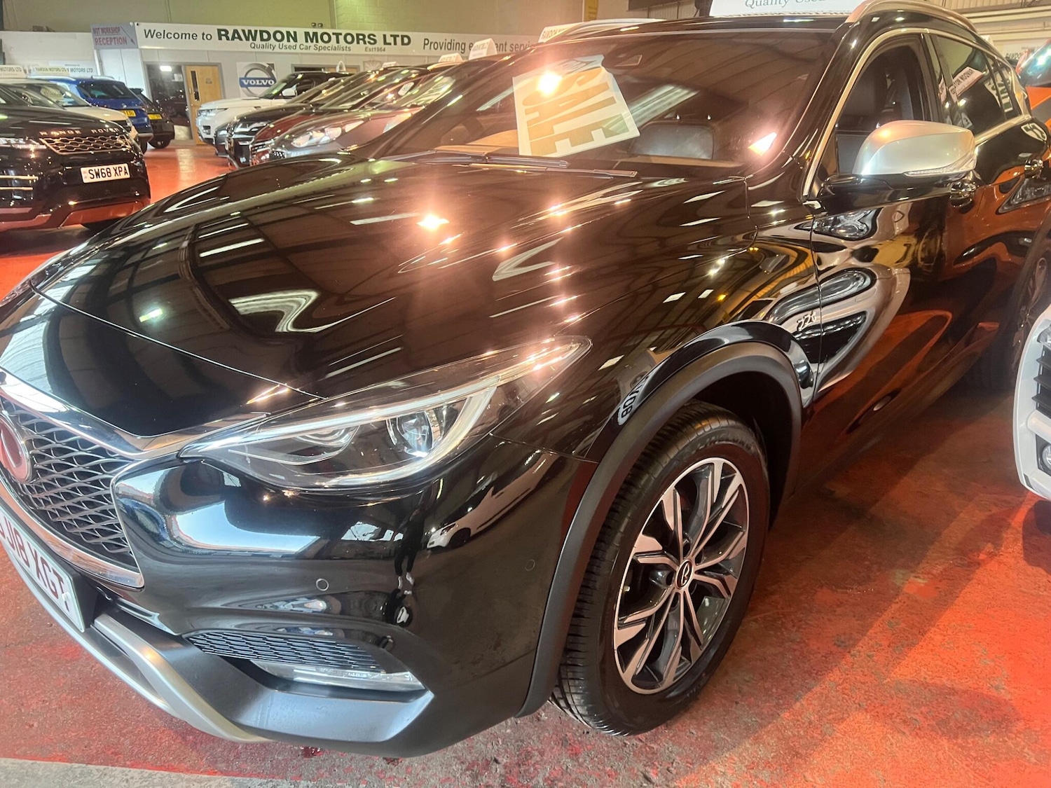 Used Infiniti QX30 2018 for sale - 77314849: Photo 2