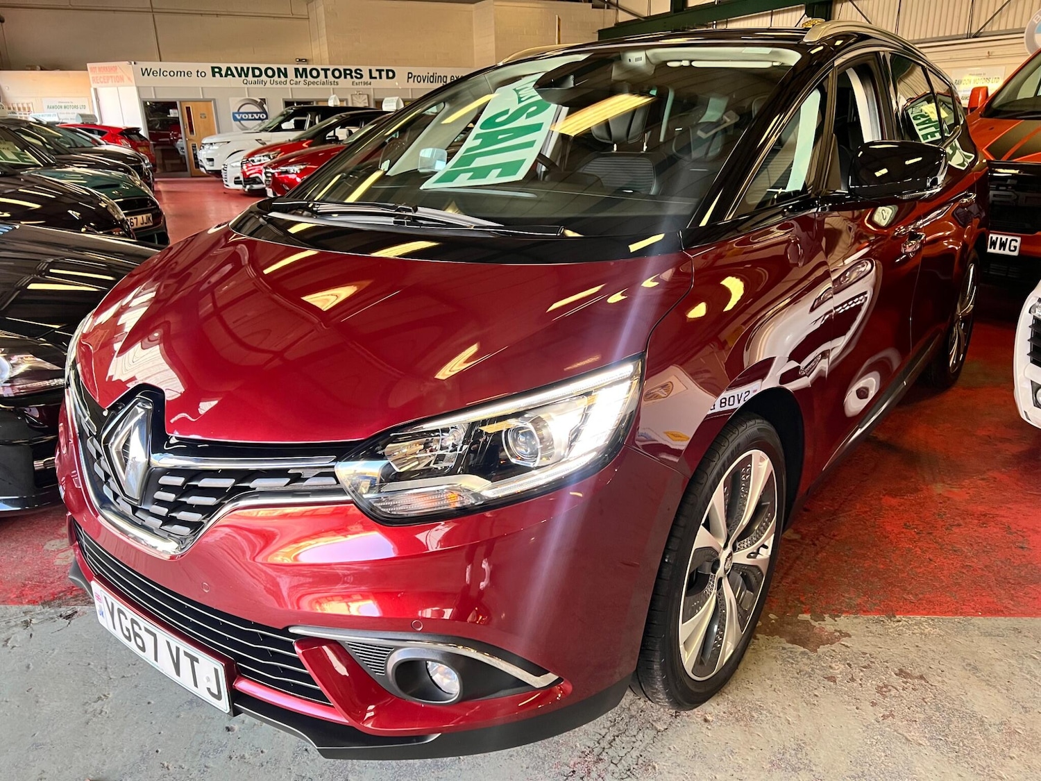 Used Renault Grand Scenic 2017 for sale - 76572892: Photo 1