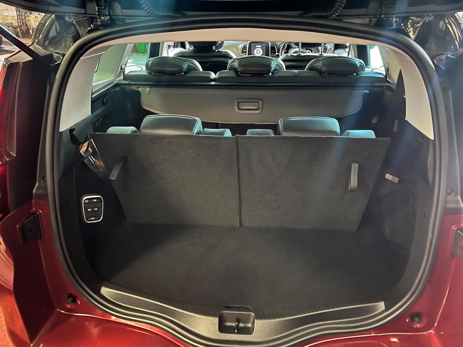 Used Renault Grand Scenic 2017 for sale - 76572892: Photo 14