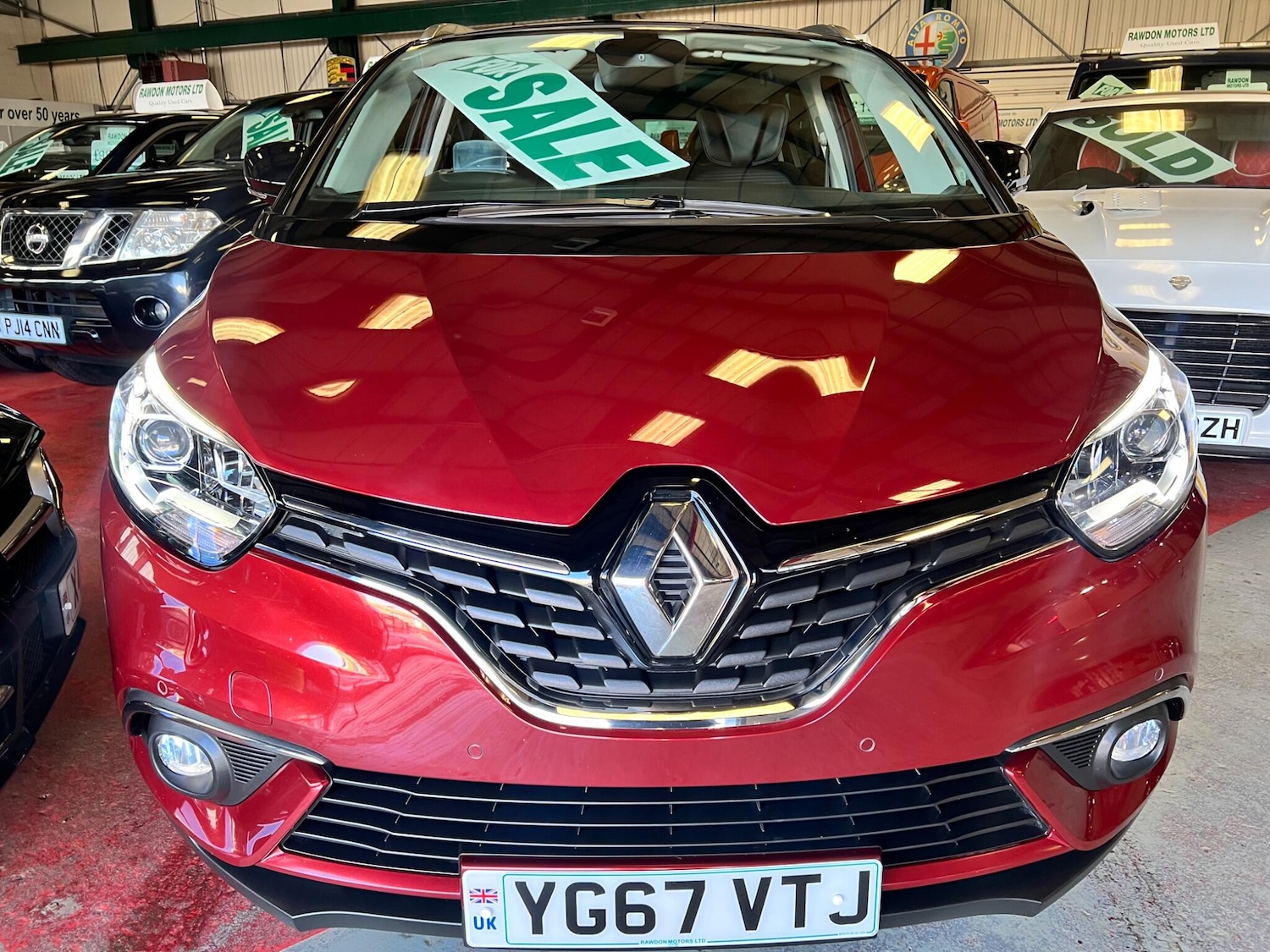 Used Renault Grand Scenic 2017 for sale - 76572892: Photo 2