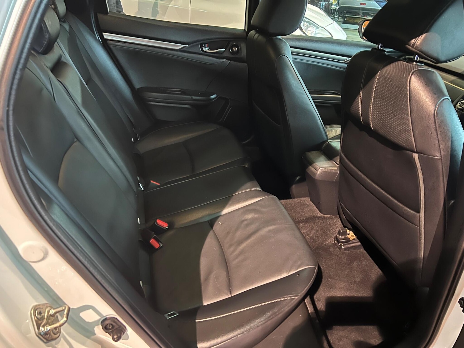 Used Honda Civic 2017 for sale - 76433133: Photo 11