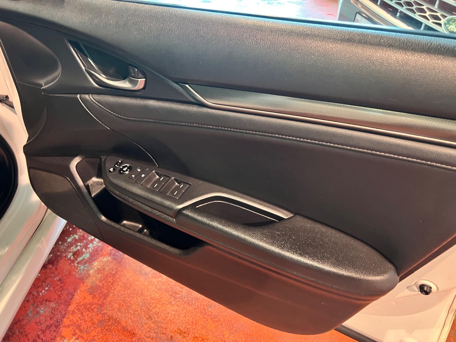 Used Honda Civic 2017 for sale - 76433133: Photo 6