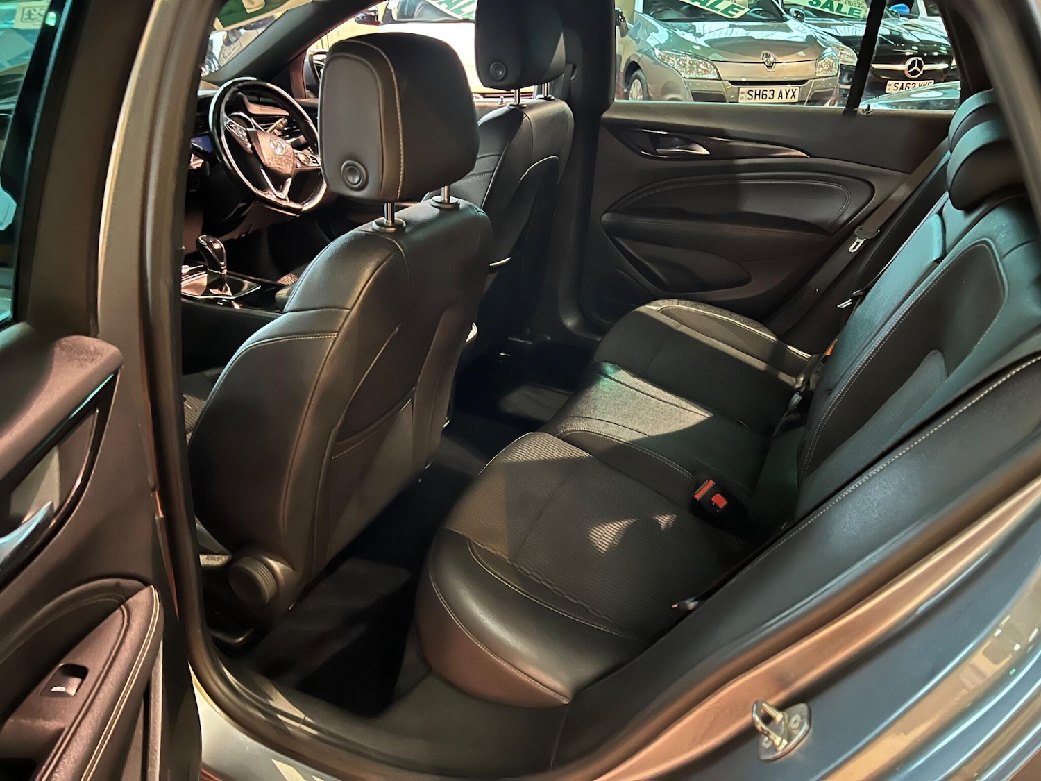 Used Vauxhall Insignia 2018 for sale - 76337375: Photo 8