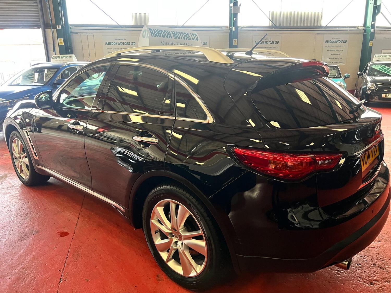 Used Infiniti QX70 2014 for sale - 77120213: Photo 5