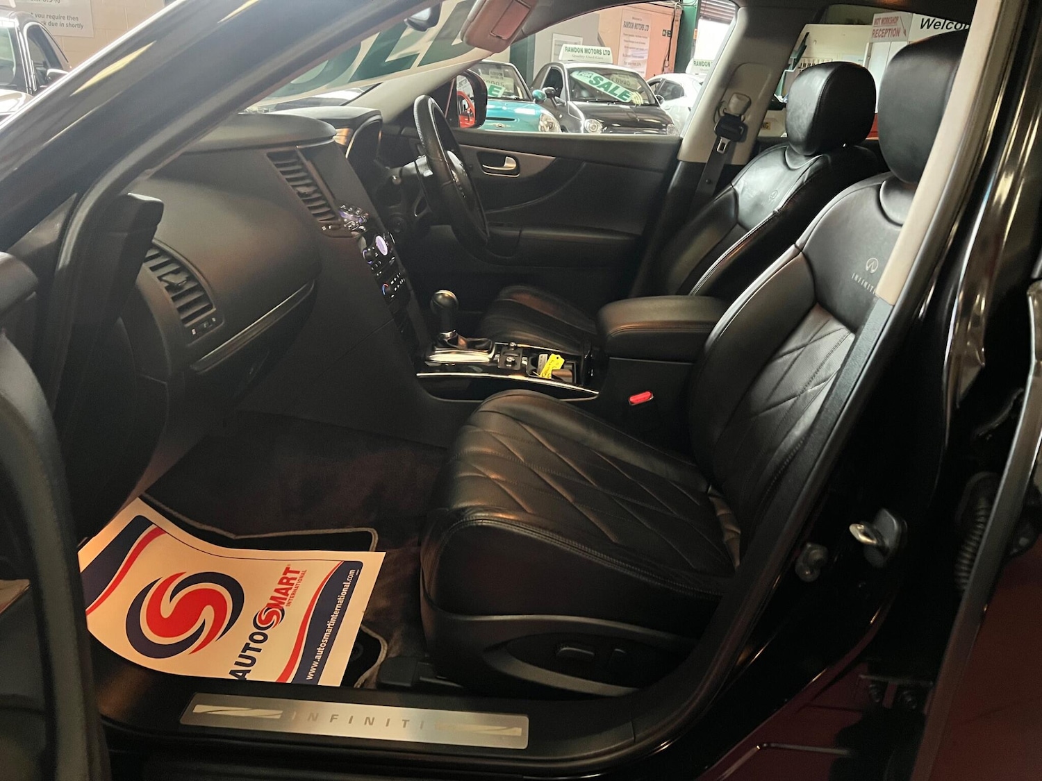 Used Infiniti QX70 2014 for sale - 77120213: Photo 7